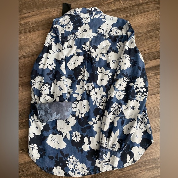 NWT Kut from the Kloth Women’s Navy & Light Blue Floral Button up Shirt Size S - Picture 7 of 8